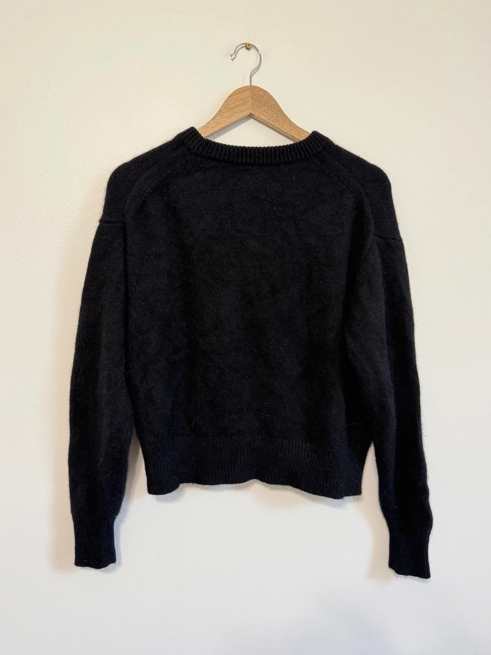 Aritzia Wilfred 100% Cashmere Sweater Size Medium Black